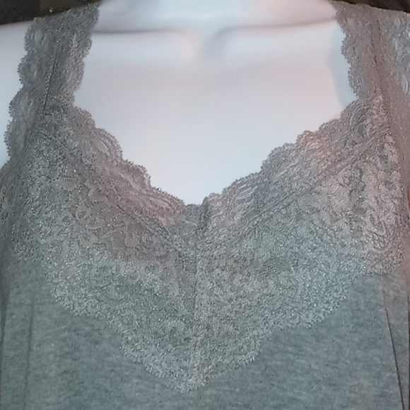 Bundle of 5, Like New, Assorted Colors, Lacey,Camisolesπ·πΉβοΈππ₯π¦ππ¦ππ¦π₯π· - Picture 10 of 16